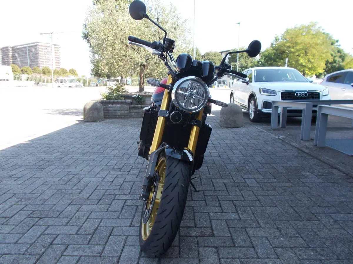 Kawasaki Z 900 RS SE (2026) (2)