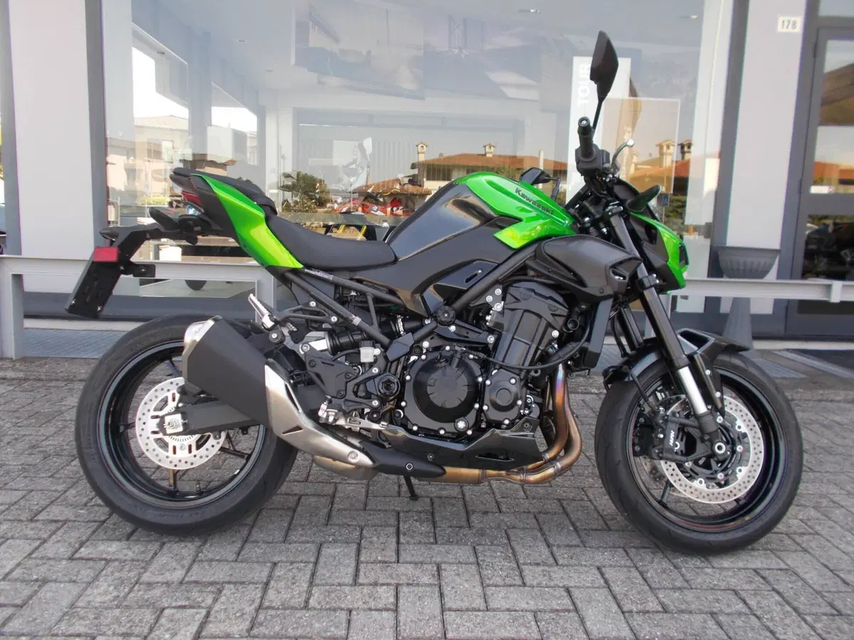 Kawasaki Z 900 (2025 - 26)