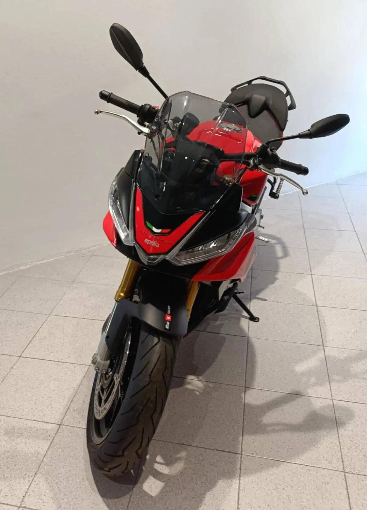 Aprilia Tuono V4 (2021 - 24) (2)