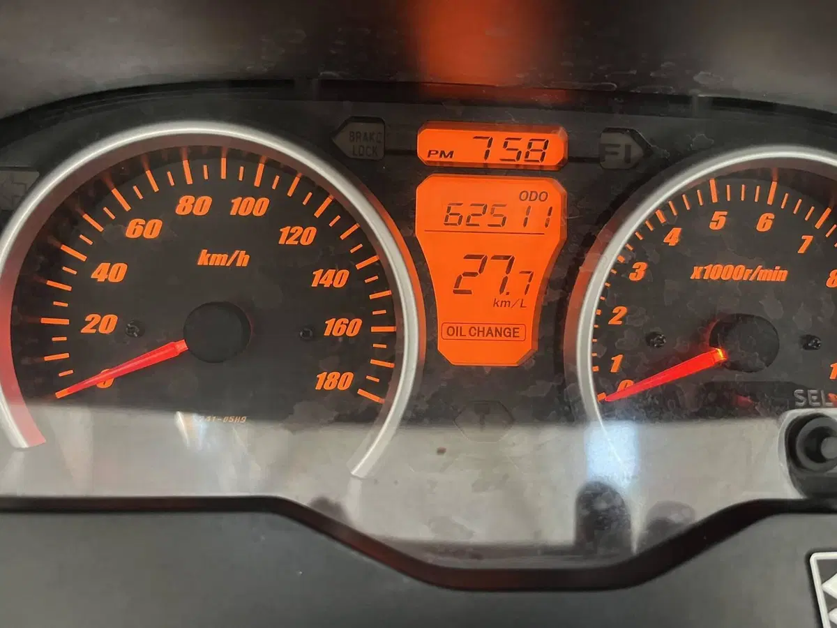 Suzuki Burgman AN 400 ABS (2010 - 13) (3)