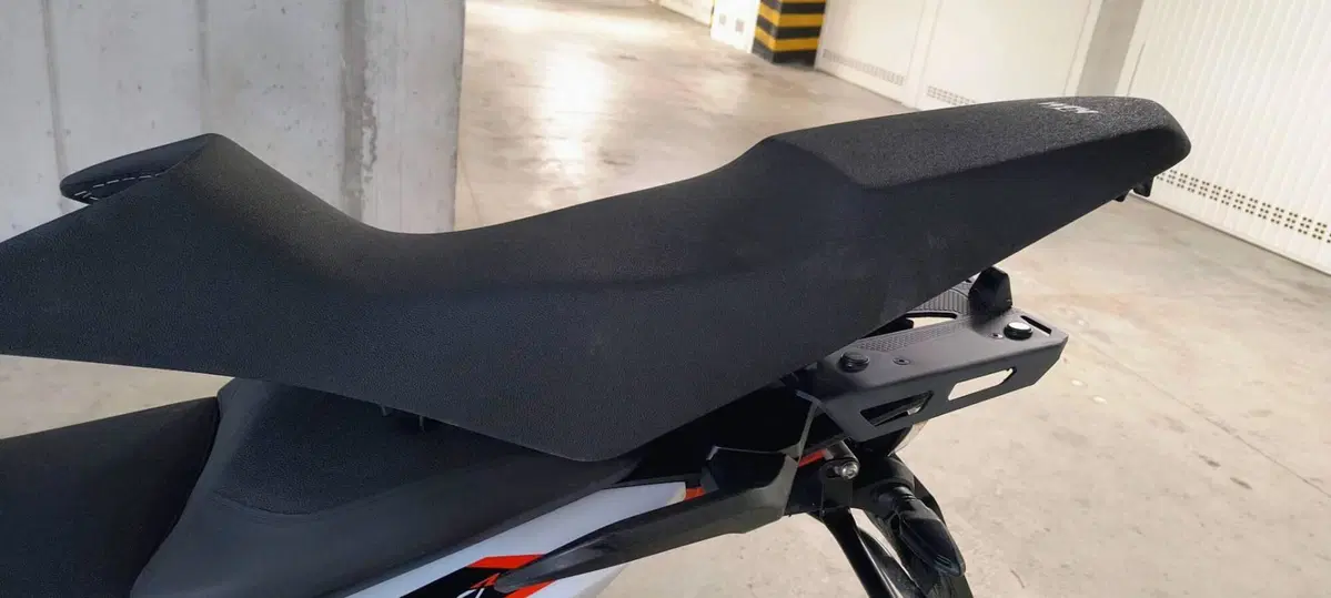 KTM 890 Adventure R (2021) (9)