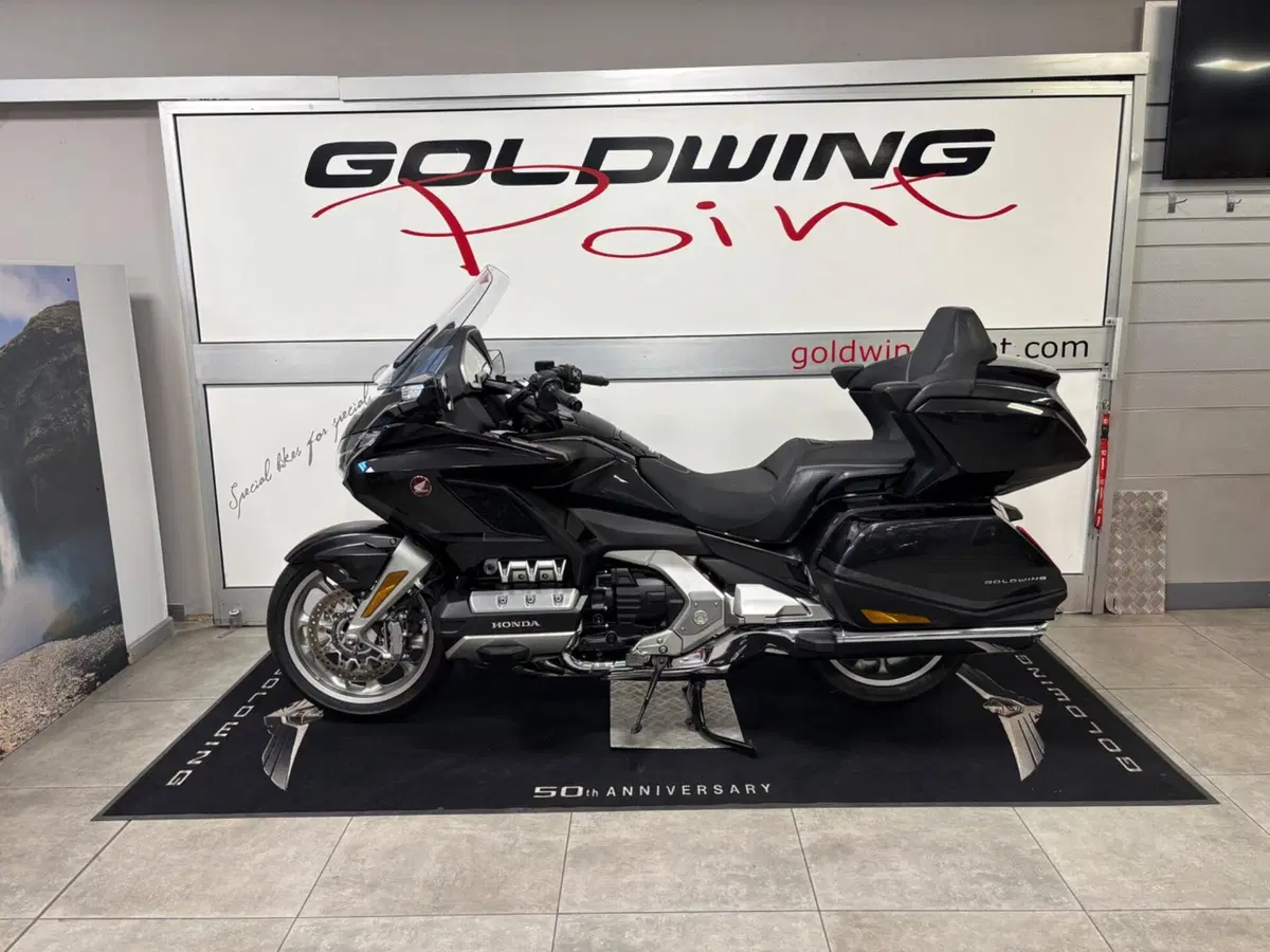 Honda GL 1800 Gold Wing Tour DCT (2021) (2)