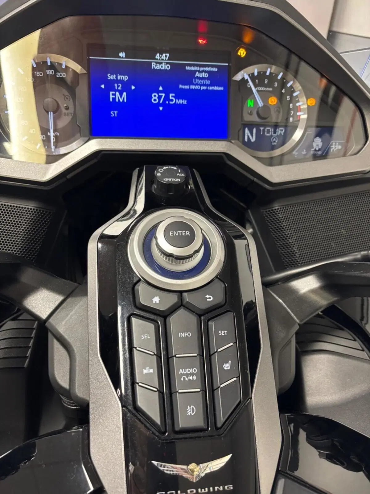 Honda GL 1800 Gold Wing Tour DCT (2021) (6)