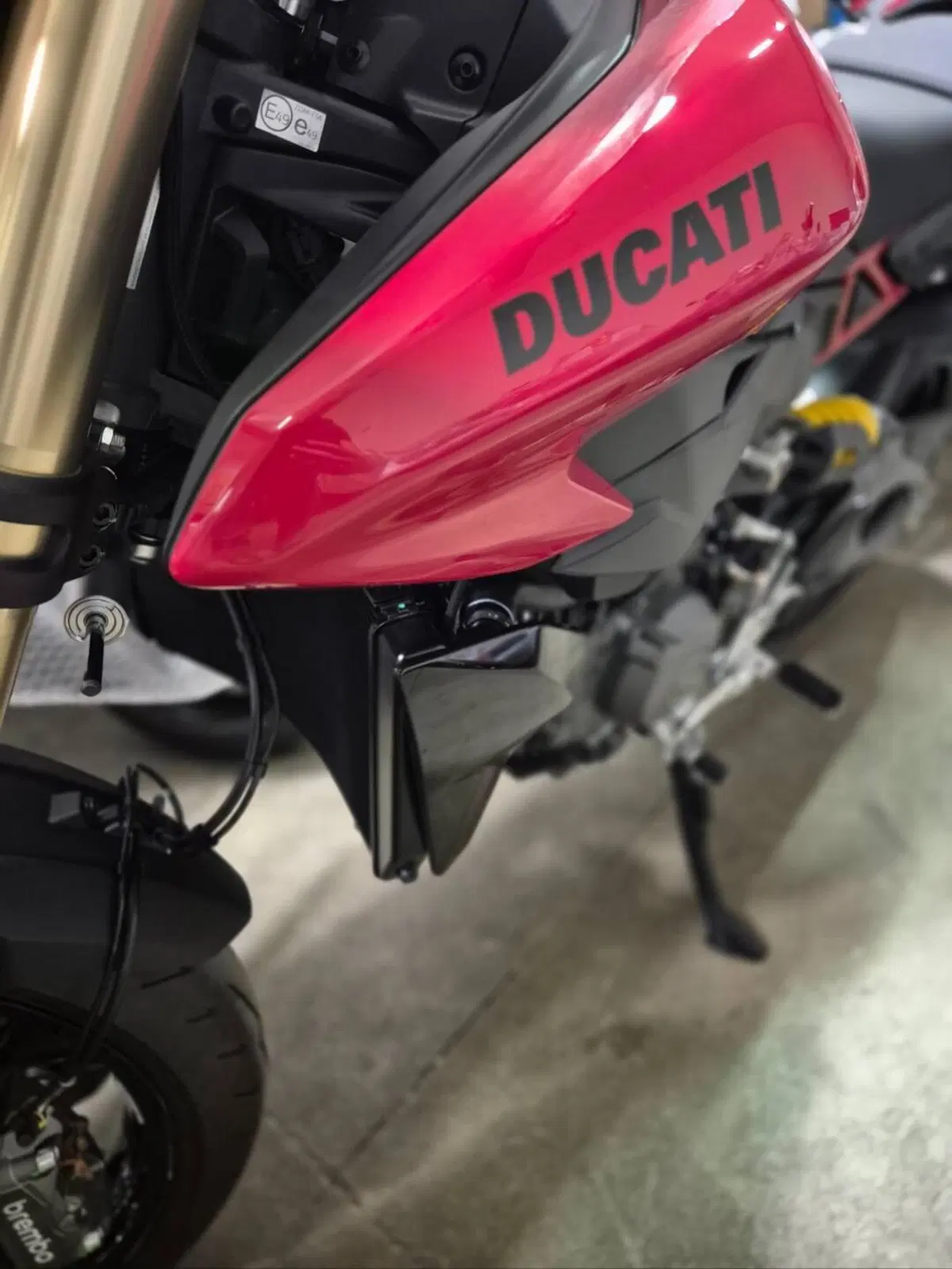 Ducati Hypermotard V2 (2026) (2)