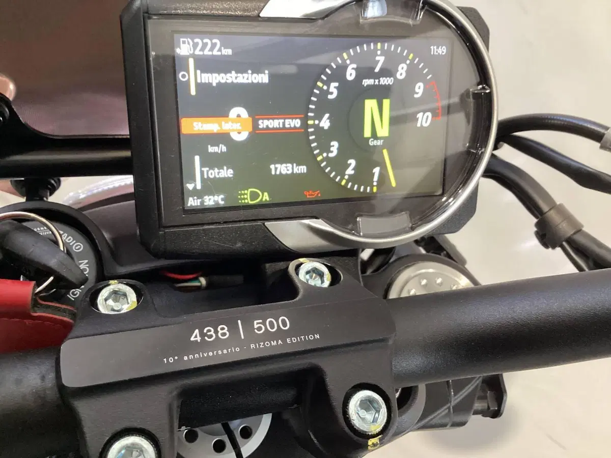 Ducati Scrambler 800 10° Anniversario Rizoma Edition (2025 - 26) (5)