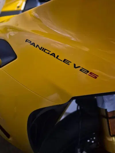 Ducati Panigale V2 S (2025 - 26) nuova