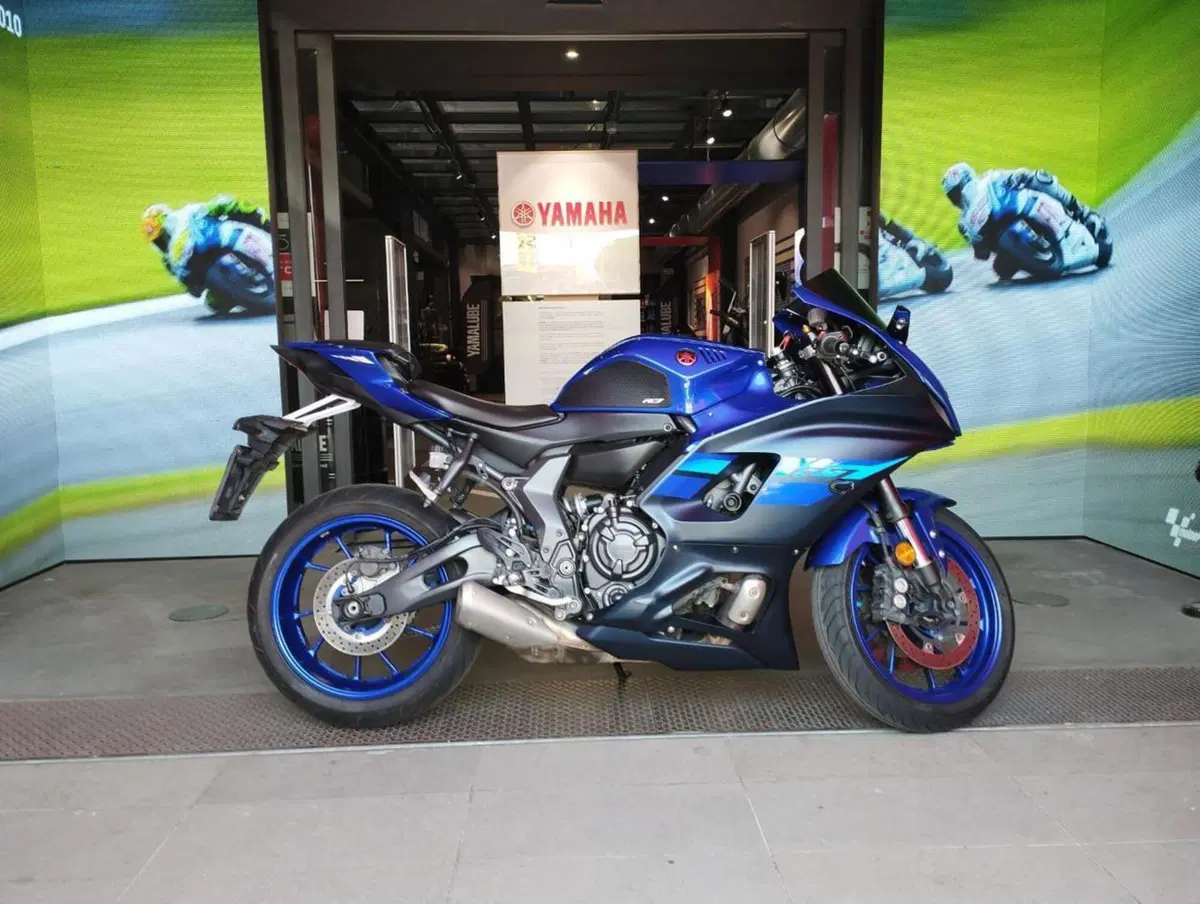 Yamaha YZF R7 (2021 - 25) (4)