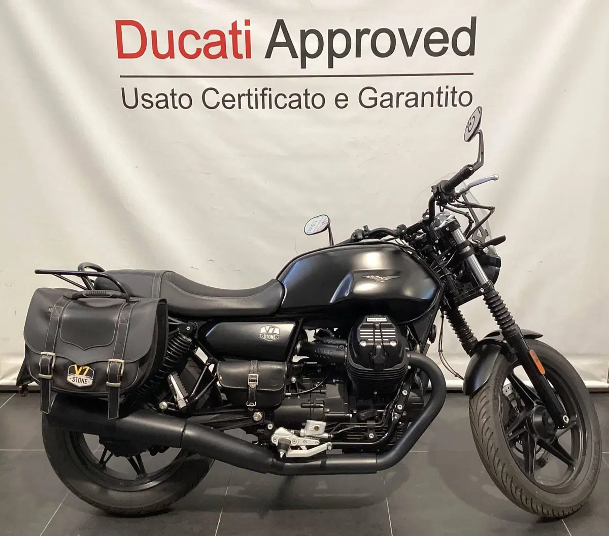 Moto Guzzi V7 Stone (2021 - 24)