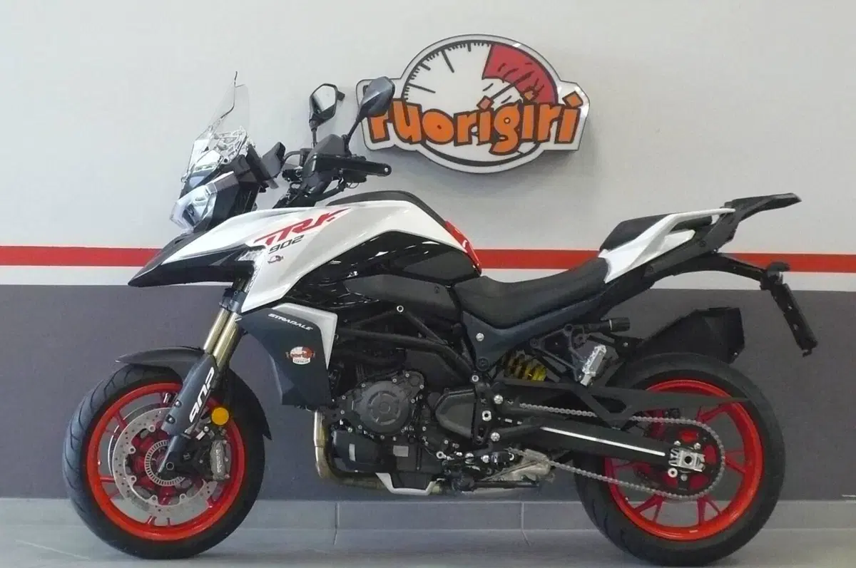 Benelli TRK 902 Stradale (2026) (4)