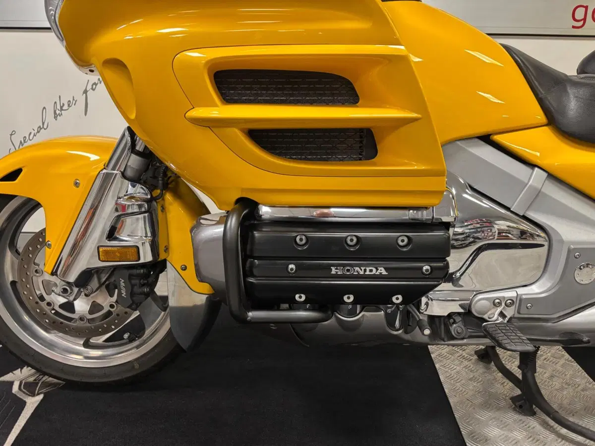 Honda GL 1800 Gold Wing (2000 - 05) (3)