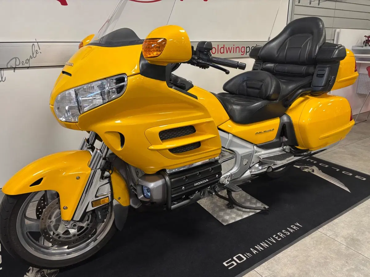 Honda GL 1800 Gold Wing (2000 - 05) (4)