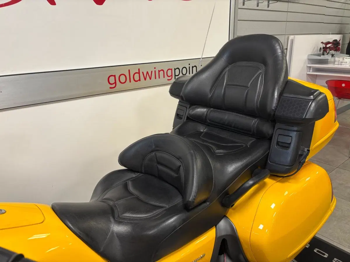 Honda GL 1800 Gold Wing (2000 - 05) (7)