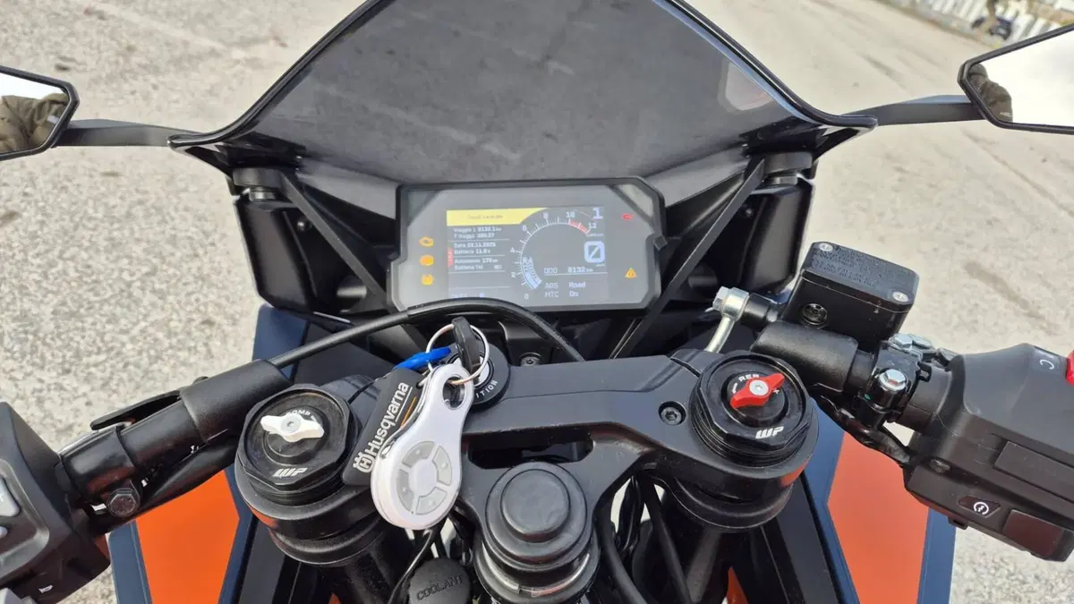 KTM RC 390 (2022 - 26) (3)