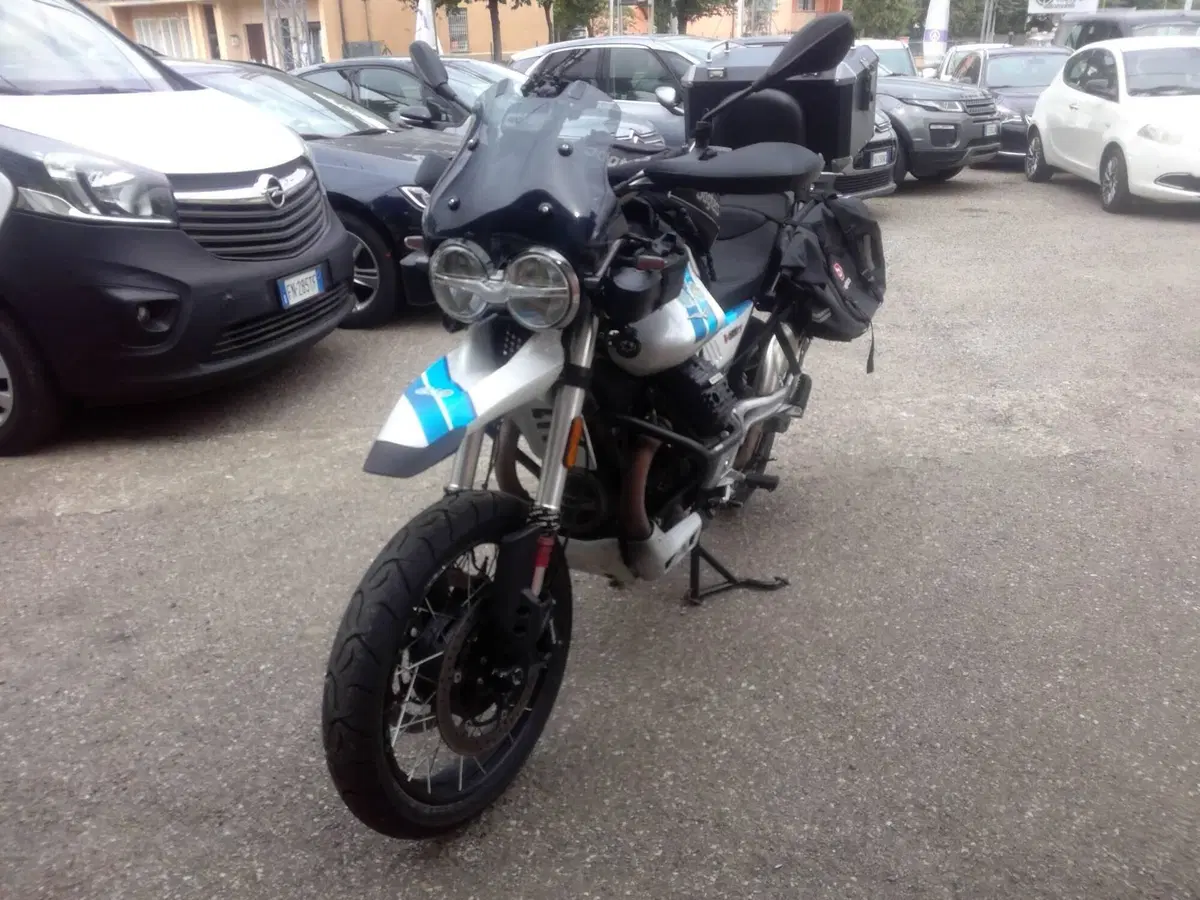 Moto Guzzi V85 TT (2021 - 23) (2)