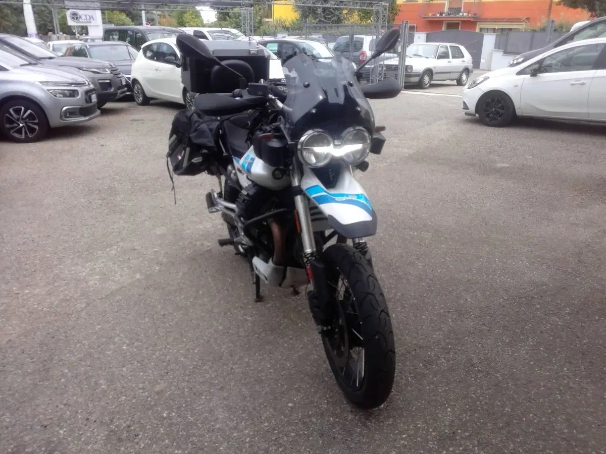Moto Guzzi V85 TT (2021 - 23) (3)