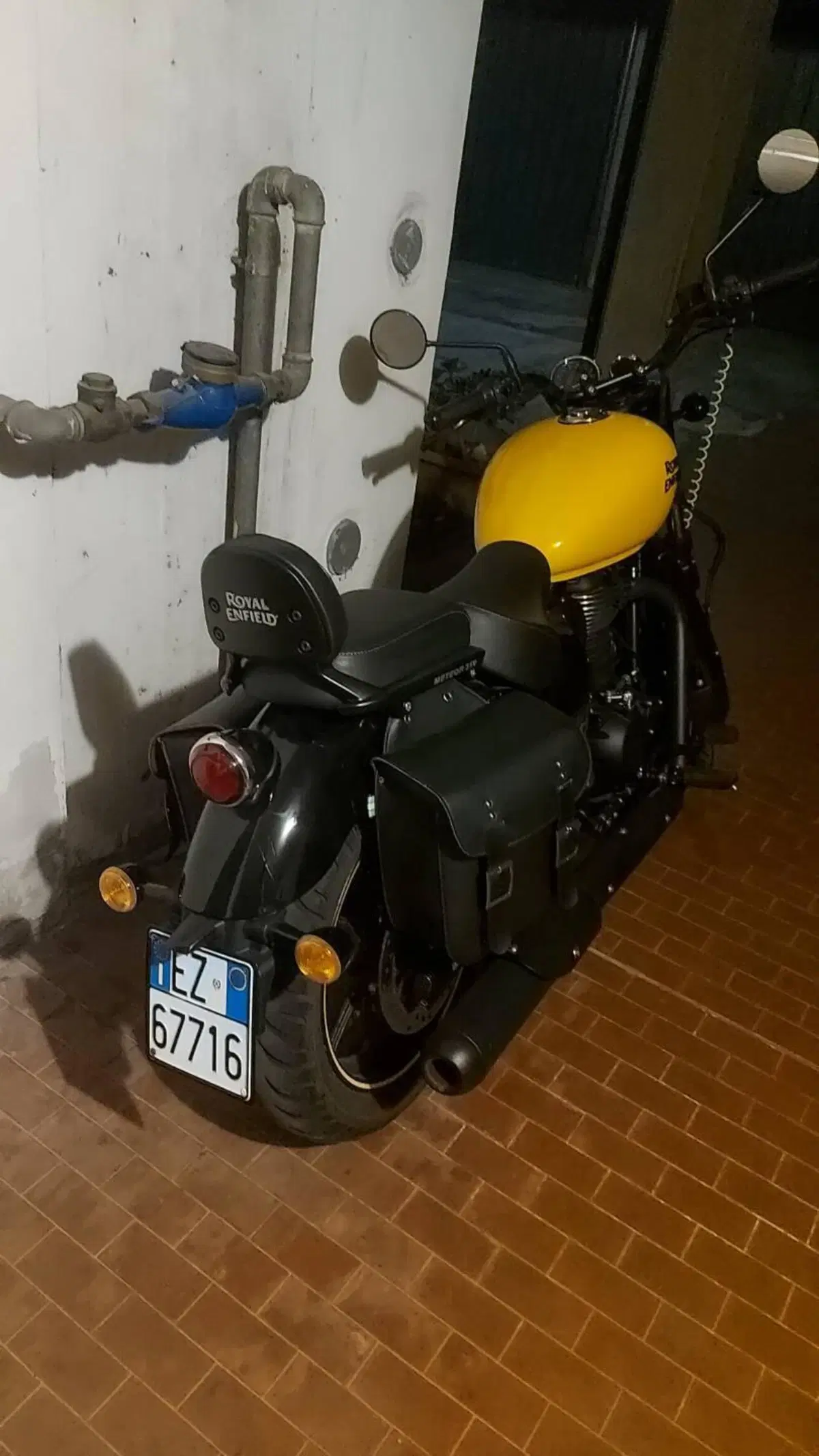 Royal Enfield Meteor 350 (2021 - 26) (4)