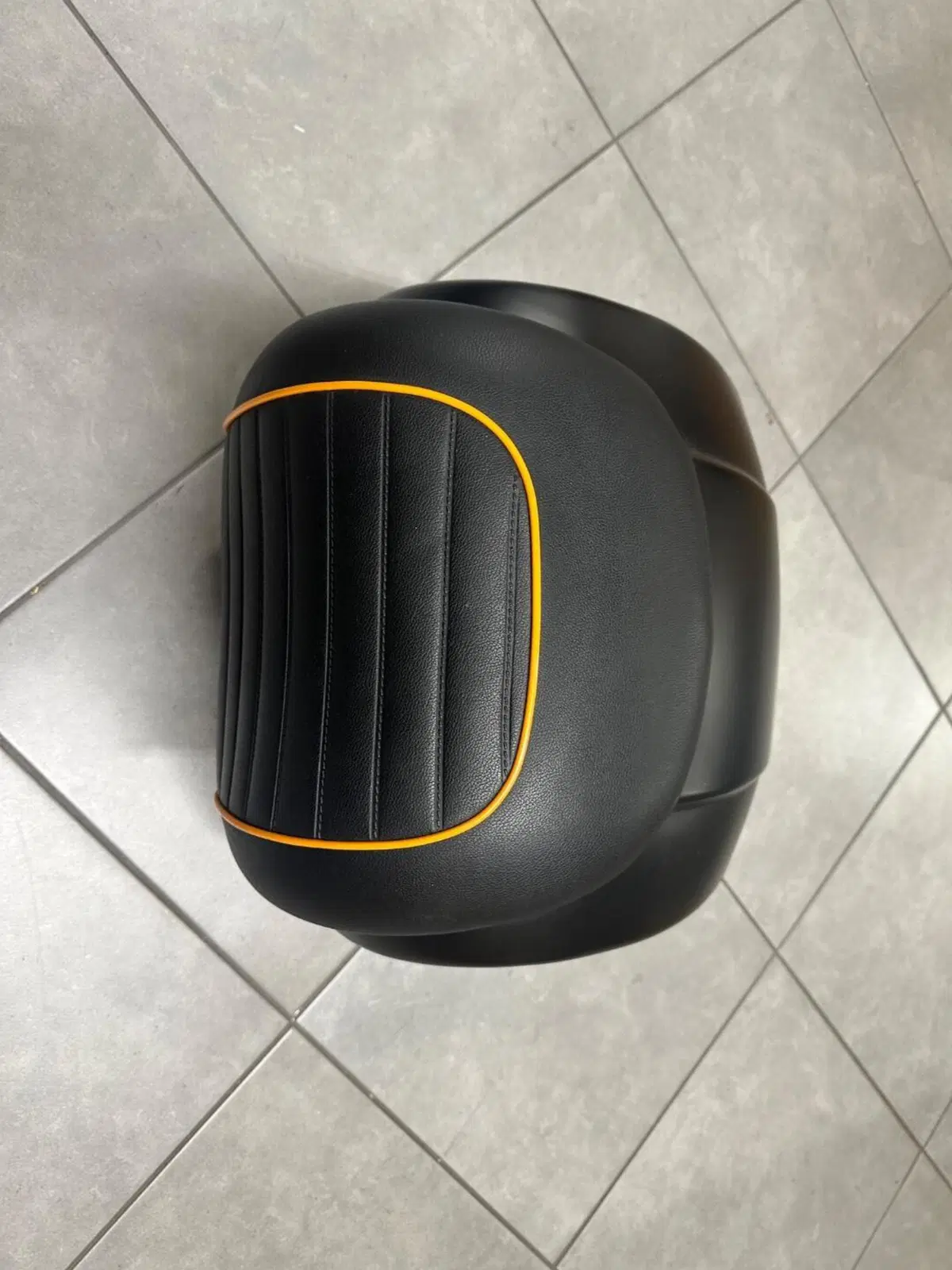 Bauletto Vespa GTS 300 originale (2)