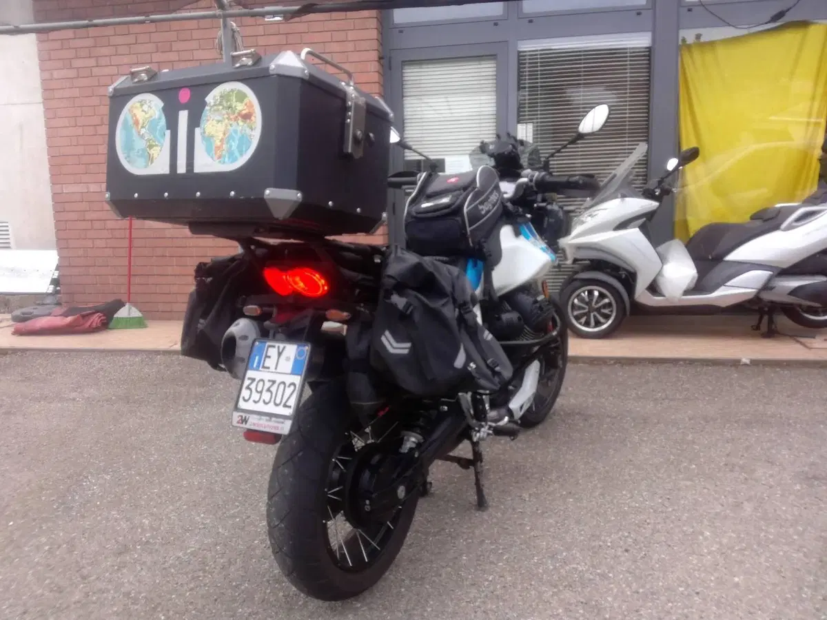 Moto Guzzi V85 TT (2021 - 23) (7)