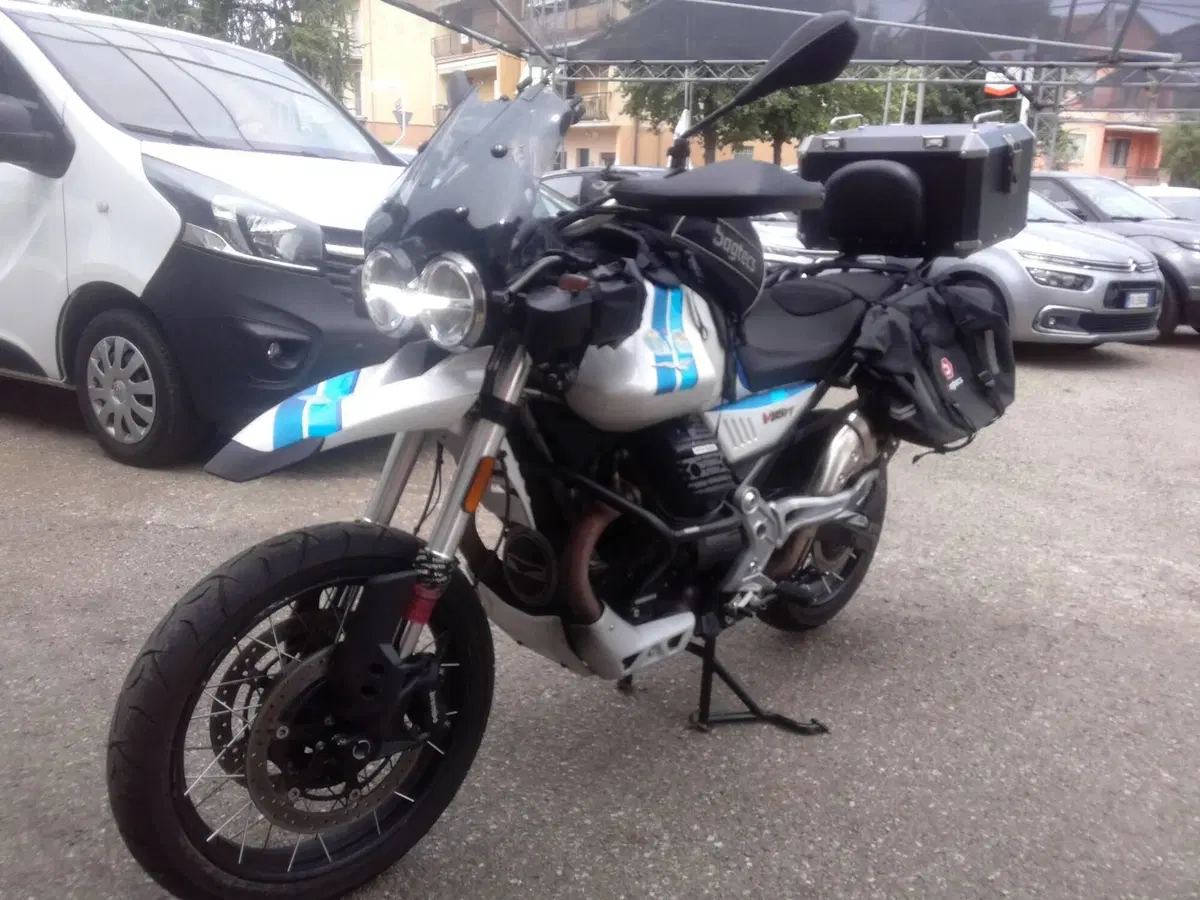 Moto Guzzi V85 TT (2021 - 23) (10)