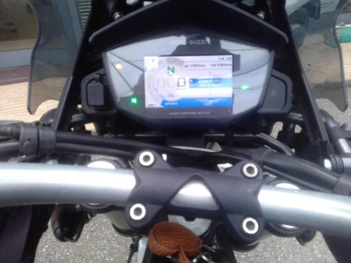 Moto Guzzi V85 TT (2021 - 23) (12)