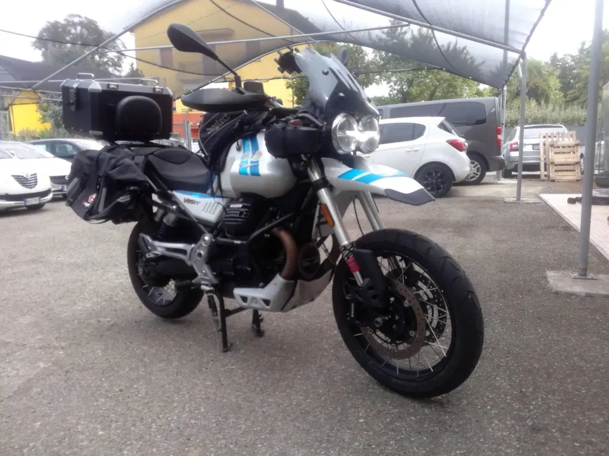 Moto Guzzi V85 TT (2021 - 23) (15)