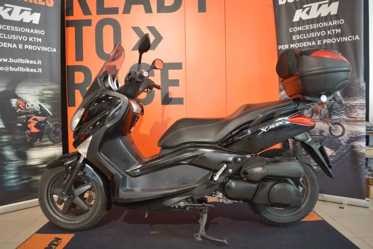 Yamaha X-Max 250 (2014 - 16) (2)