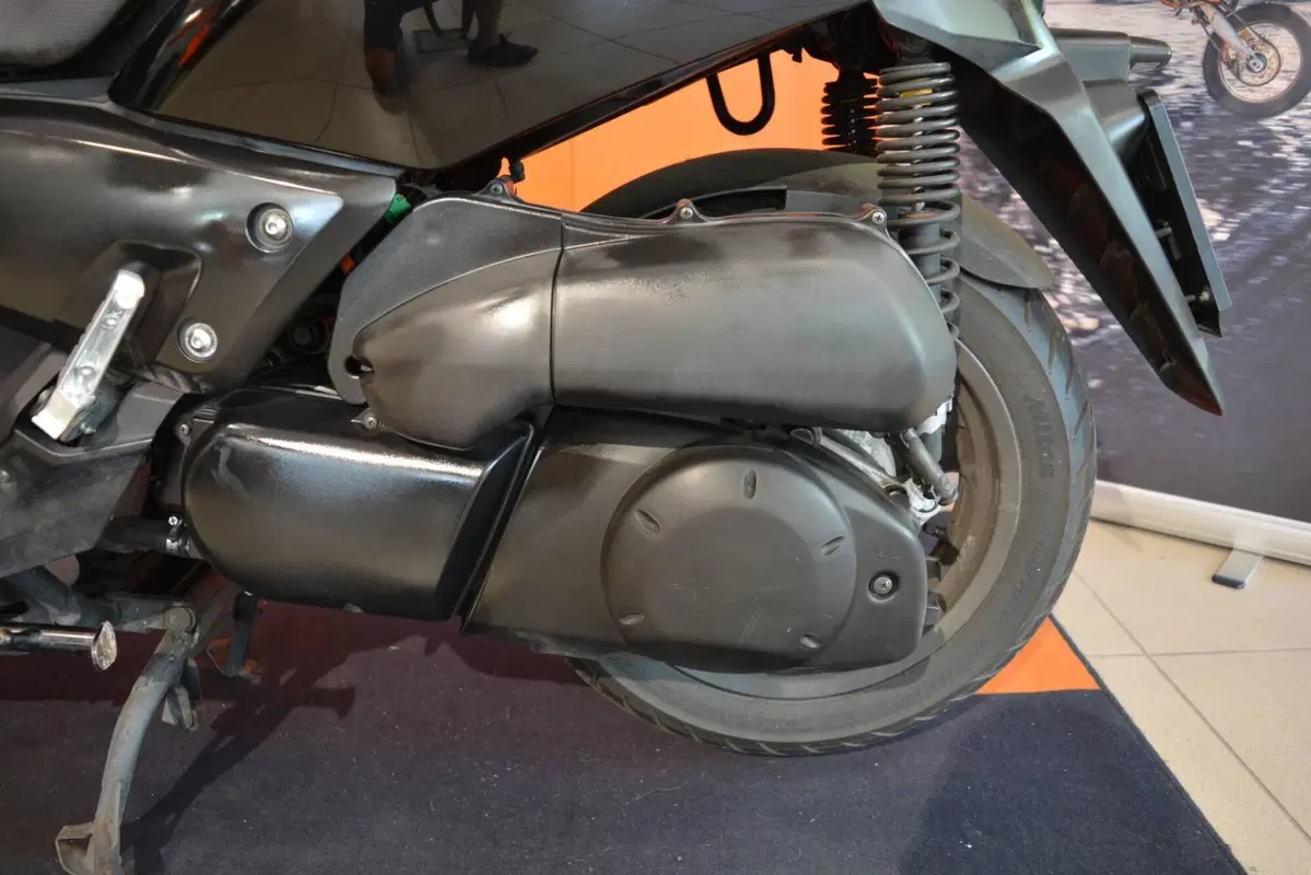 Yamaha X-Max 250 (2014 - 16) (16)