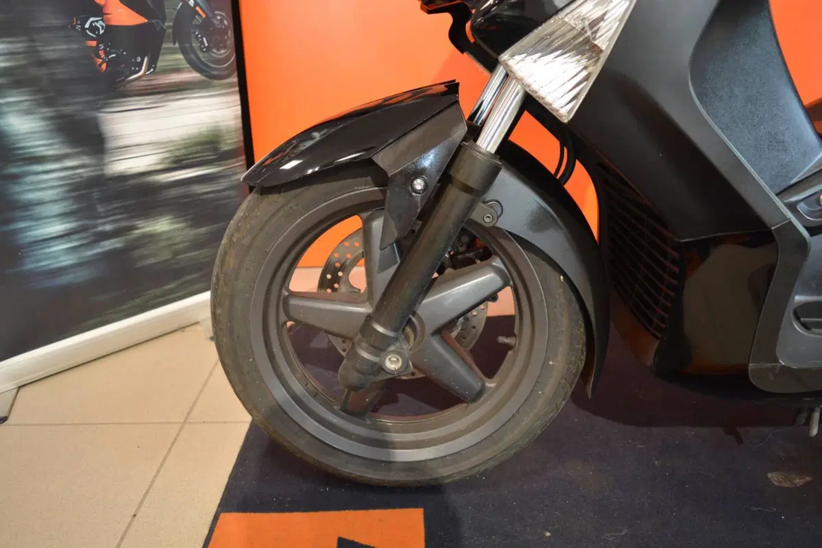 Yamaha X-Max 250 (2014 - 16) (14)