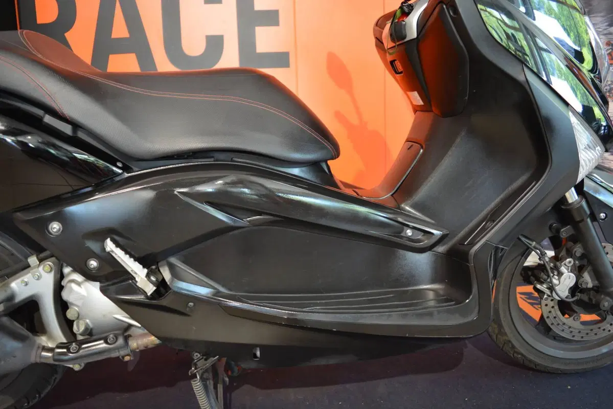 Yamaha X-Max 250 (2014 - 16) (12)