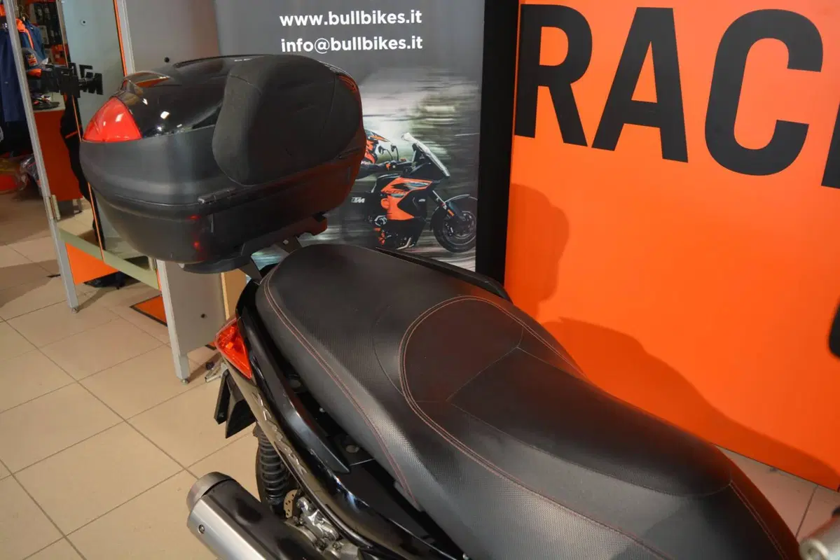 Yamaha X-Max 250 (2014 - 16) (8)