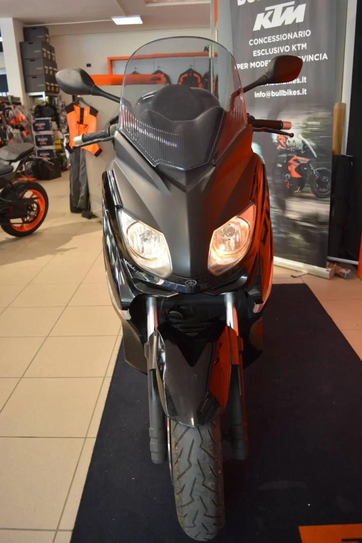 Yamaha X-Max 250 (2014 - 16) (7)
