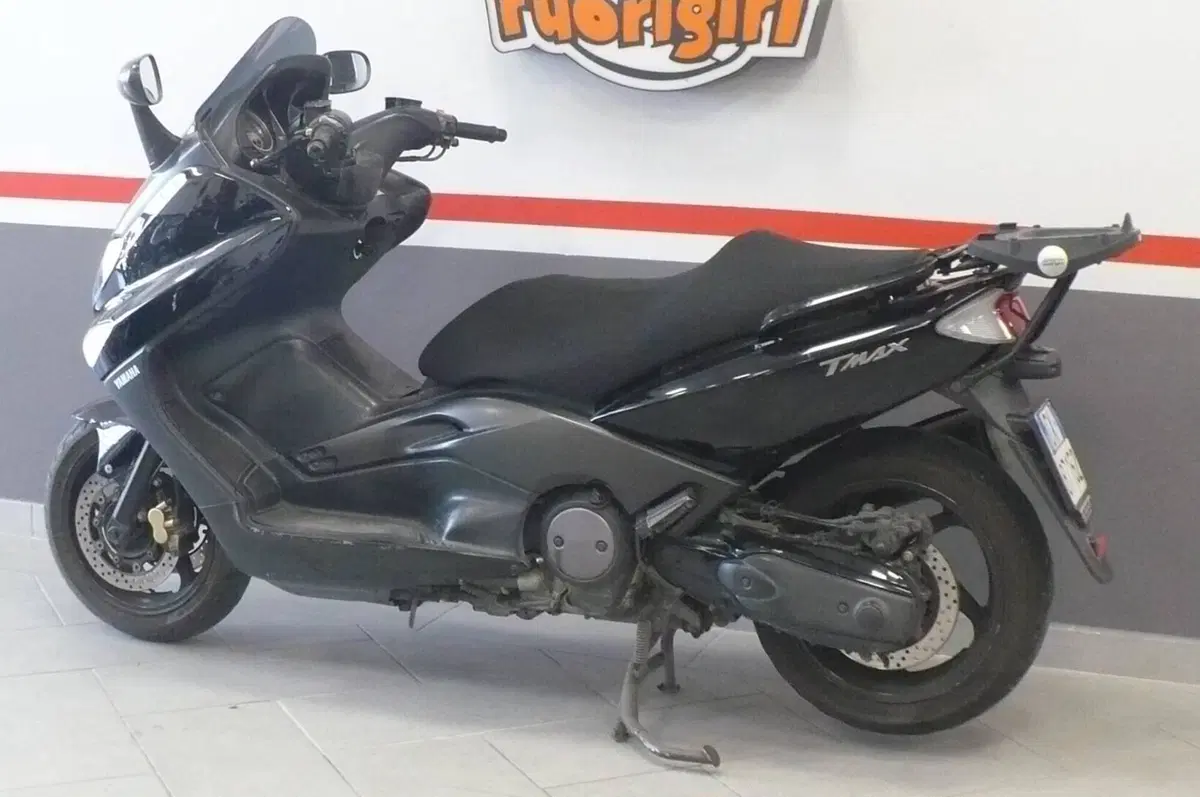 Yamaha T-Max 500 (2004 - 07) (3)