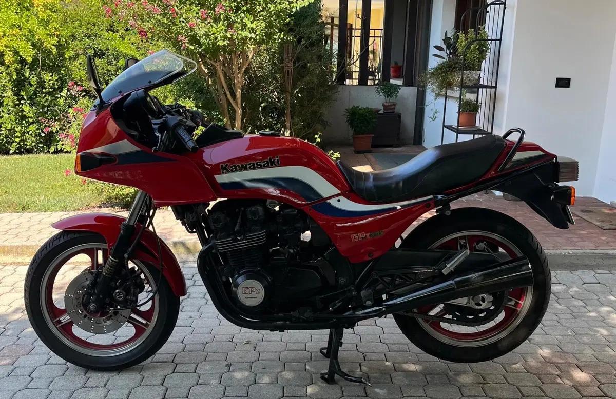 Kawasaki Gpz 750 (3)