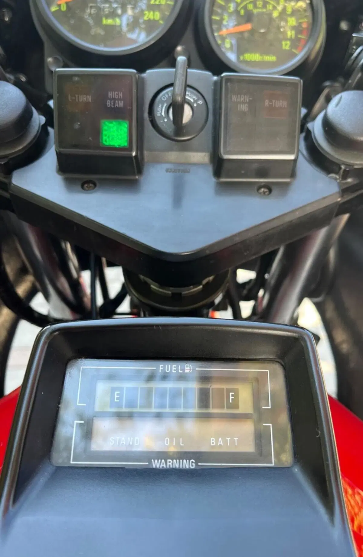 Kawasaki Gpz 750 (5)