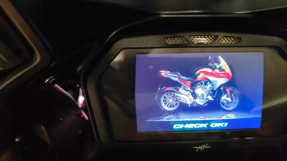 MV Agusta Turismo Veloce 800 (2014 - 16) (12)