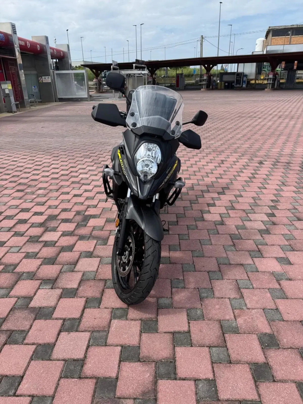 Suzuki V-Strom 650 (2021 - 25) (2)