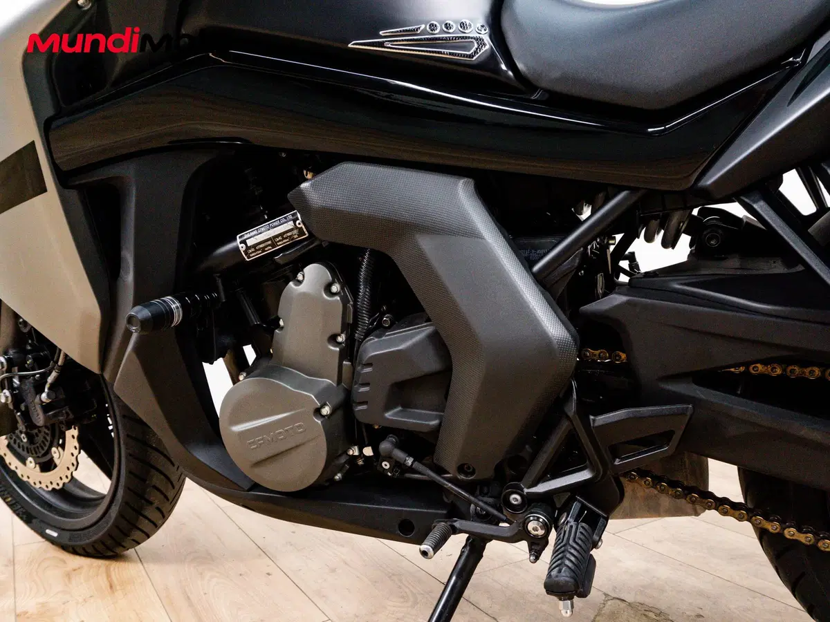 CFMOTO 650GT (2021 - 26) (10)
