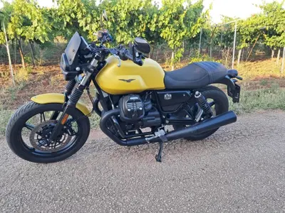 Moto Guzzi V7 Stone (2021 - 24) usata