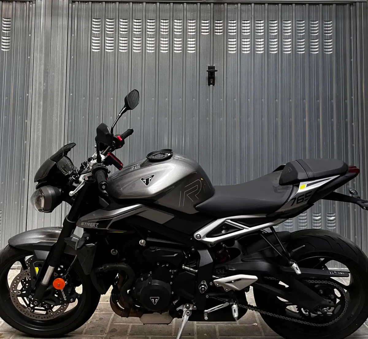 Triumph Street Triple 765 R (2023 - 26)