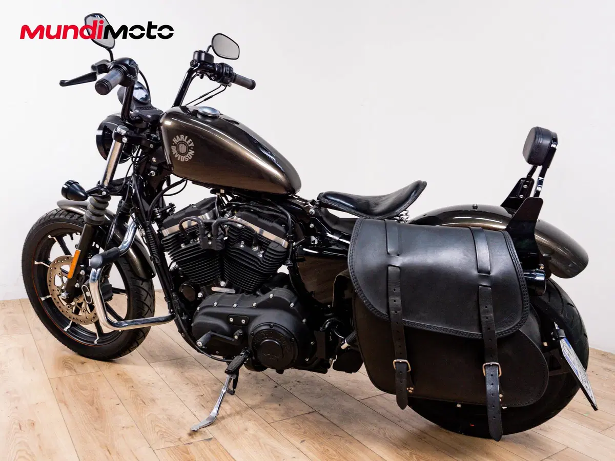 Harley-Davidson 883 Iron (2009 - 11) - XL 883N (7)