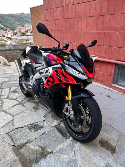 Aprilia Tuono V4 Factory (2021 - 24) usata