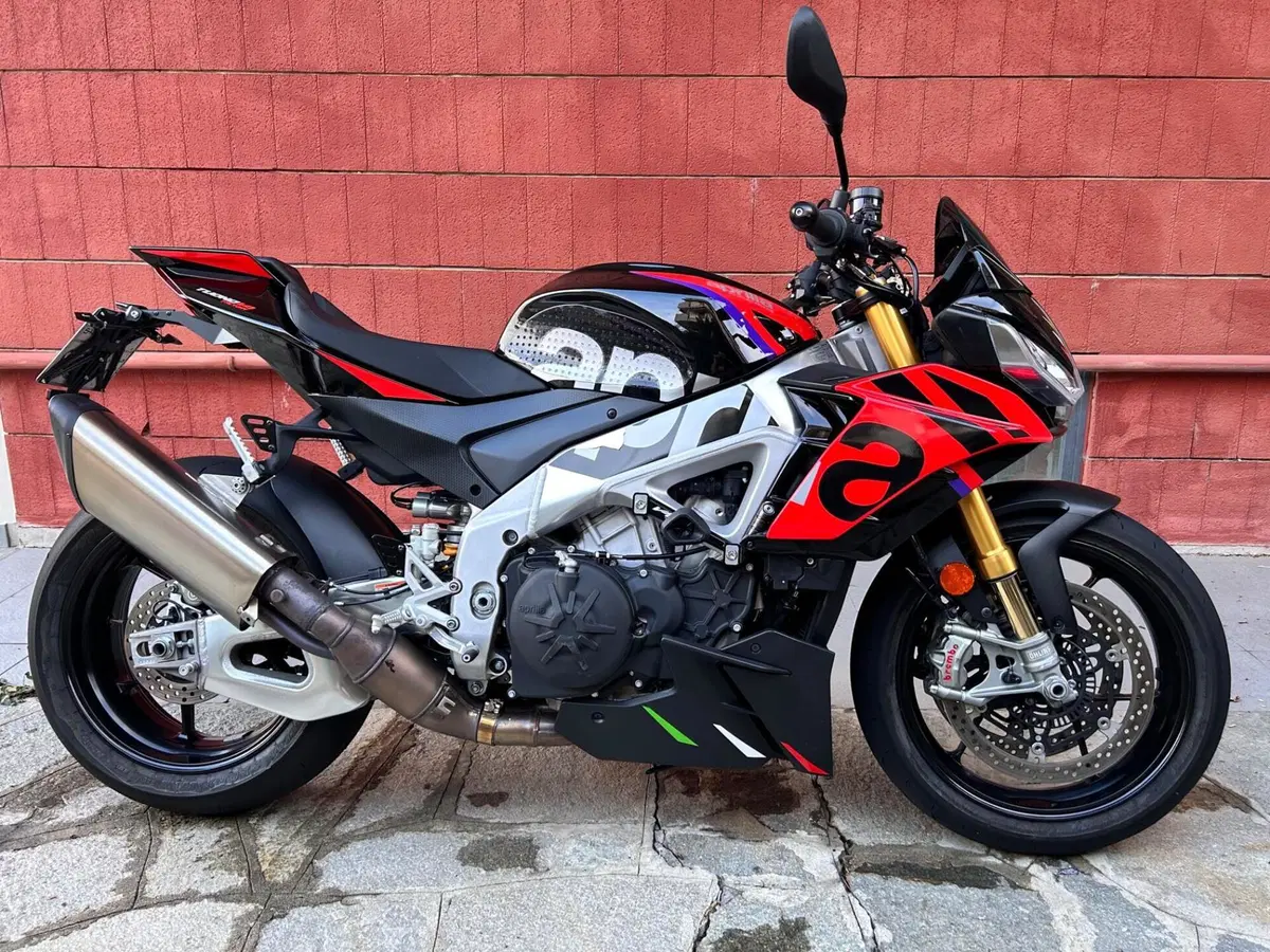Aprilia Tuono V4 Factory (2021 - 24) (4)