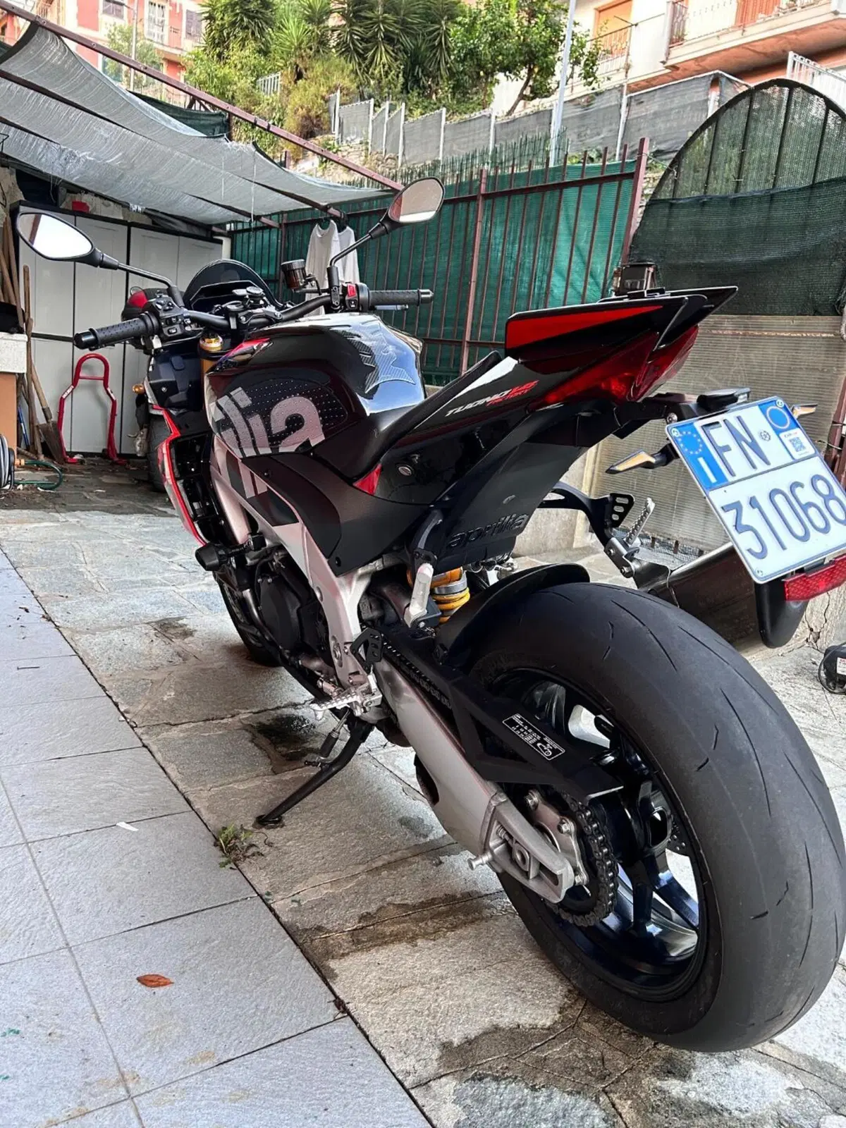 Aprilia Tuono V4 Factory (2021 - 24) (8)