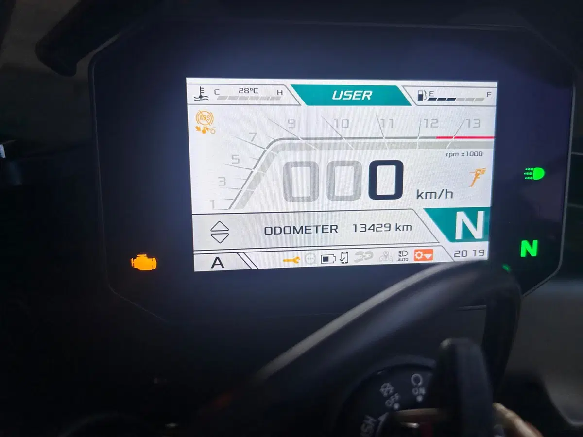 Aprilia Tuono V4 Factory (2021 - 24) (9)