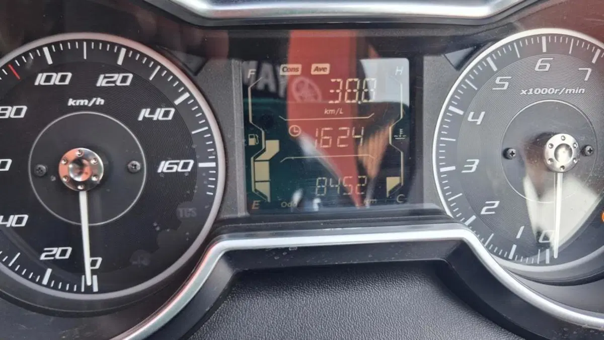 Yamaha X-Max 300 Tech Max (2020) (4)