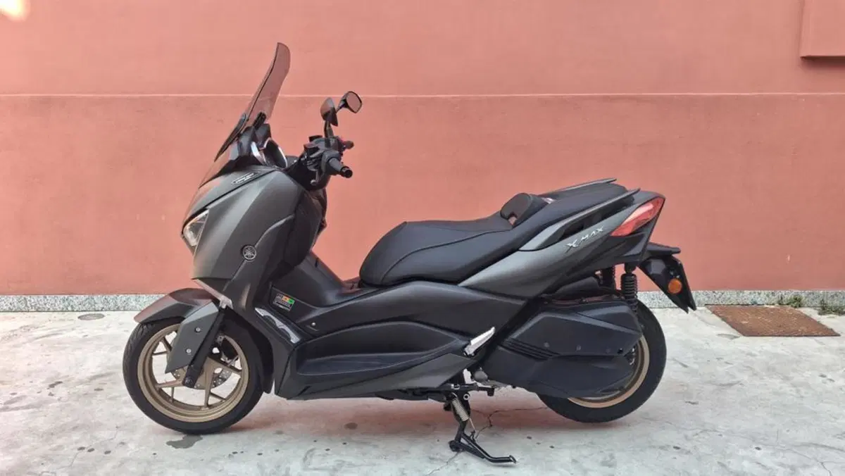 Yamaha X-Max 300 Tech Max (2020) (2)