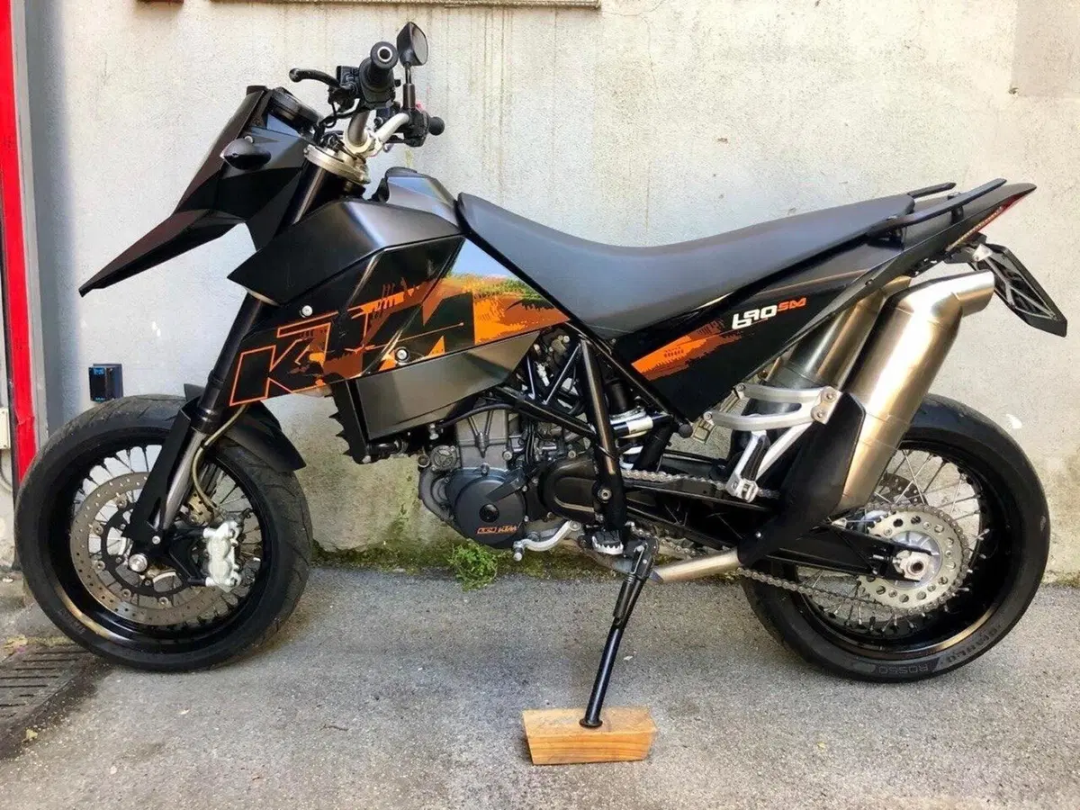 KTM 690 Supermoto (2007 - 12) (3)