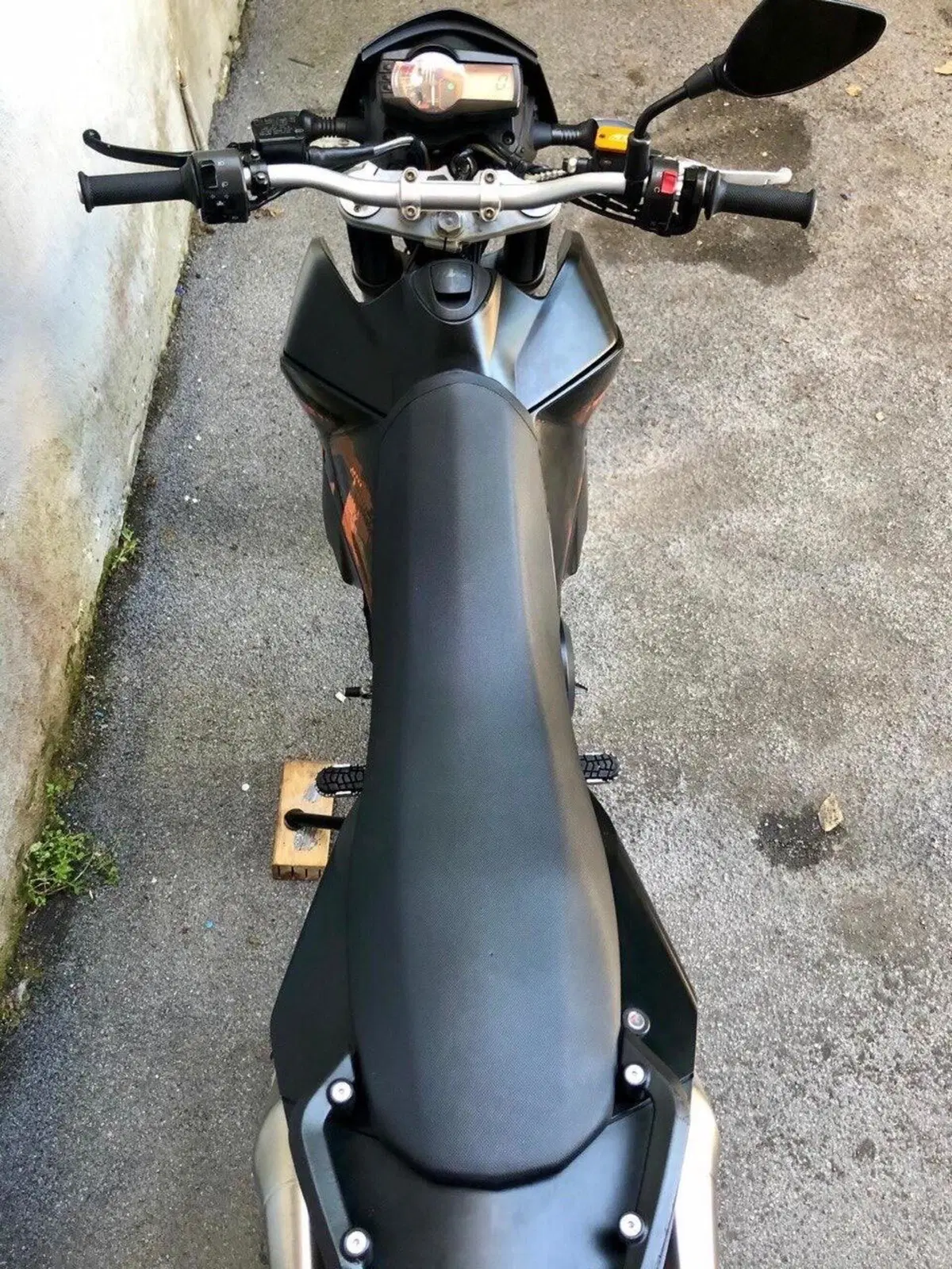 KTM 690 Supermoto (2007 - 12) (6)