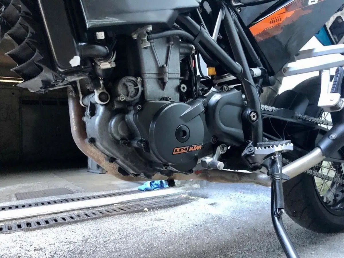 KTM 690 Supermoto (2007 - 12) (10)