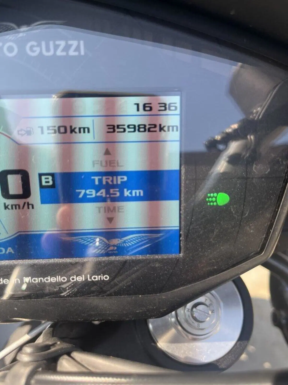Moto Guzzi V85 TT (2019 - 20) (4)